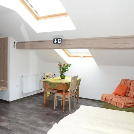 Am Treidelpfad 3* Haßmersheim