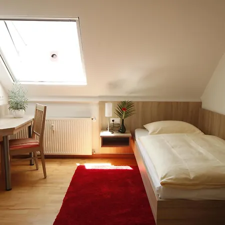 Am Treidelpfad Гостевой дом Хасмерсхайм