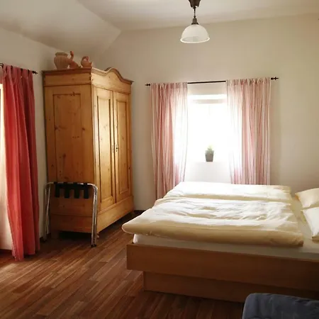 Am Treidelpfad 3* Haßmersheim